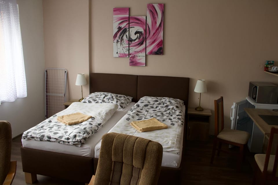 Bed, Photo of the whole room