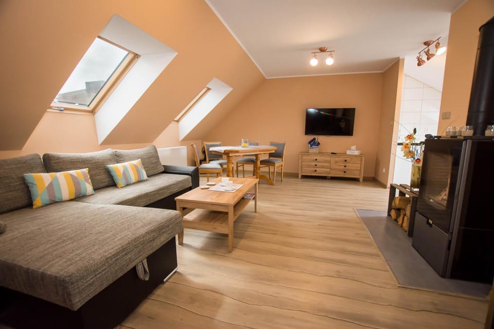 TV and multimedia, Living room, Photo of the whole room, Seating area, On site