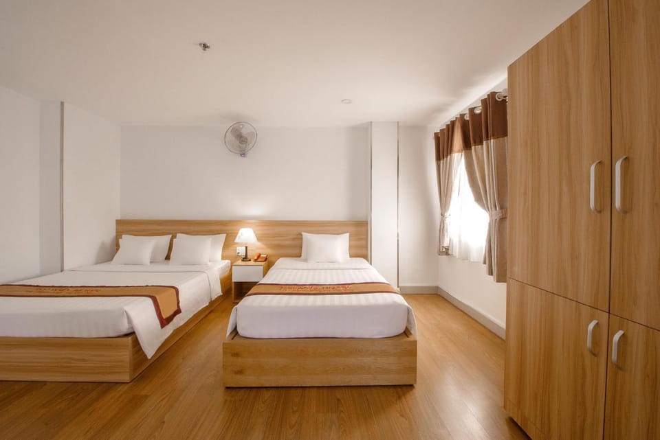 Bedroom, towels