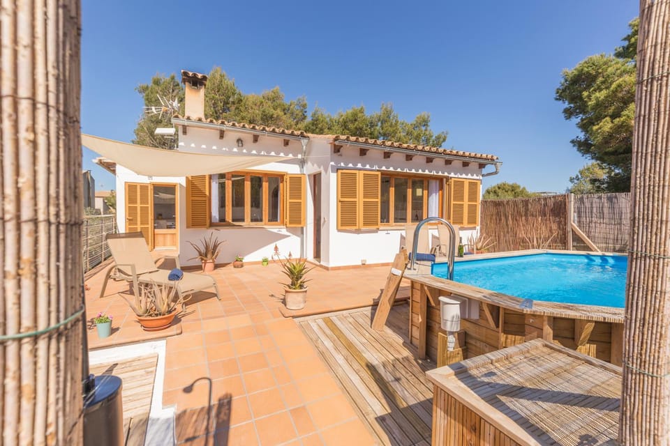 Property building, Swimming pool, Swimming pool