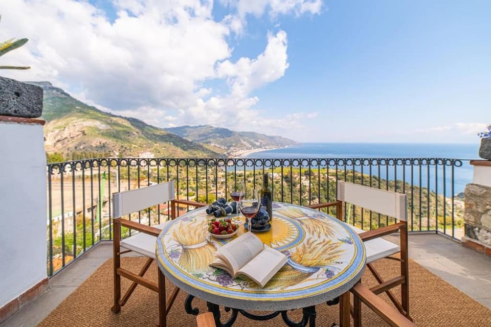 Natural landscape, Balcony/Terrace, Mountain view, Sea view