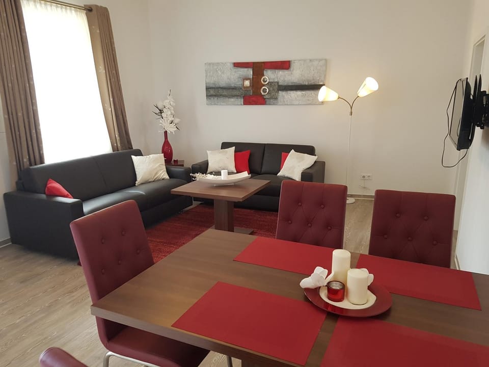 Living room, Dining area
