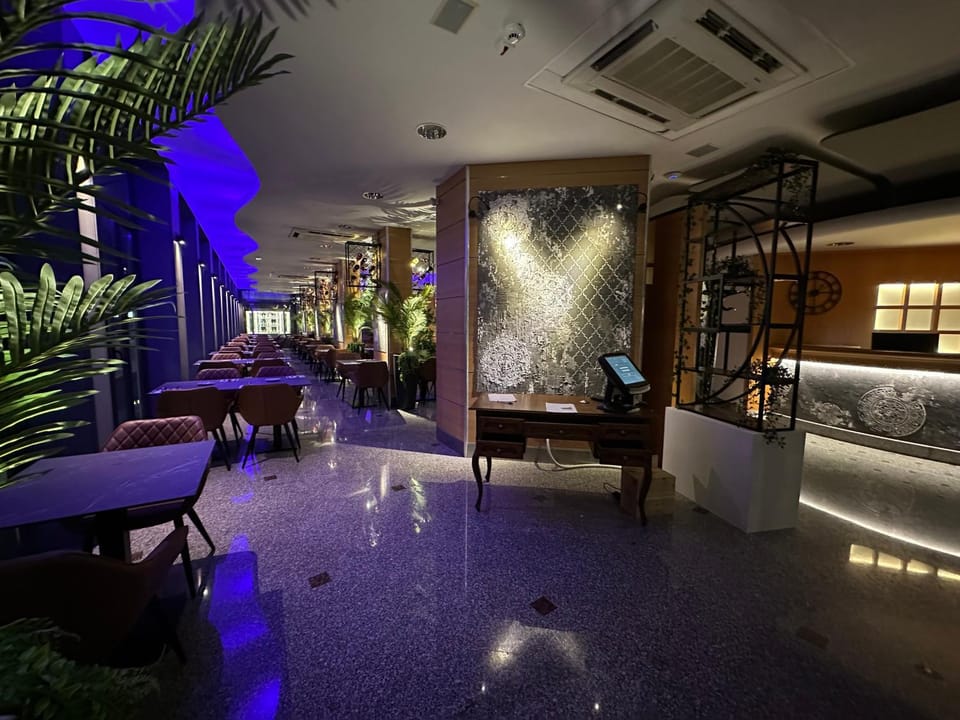 Communal lounge/ TV room, Living room, Evening entertainment