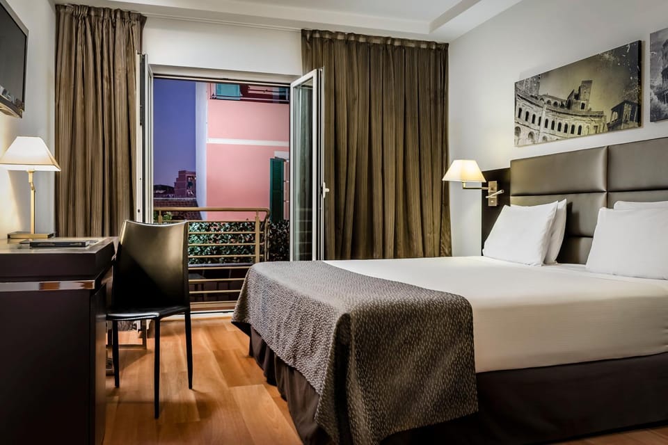 Bed, Photo of the whole room, Decorative detail, Bedroom