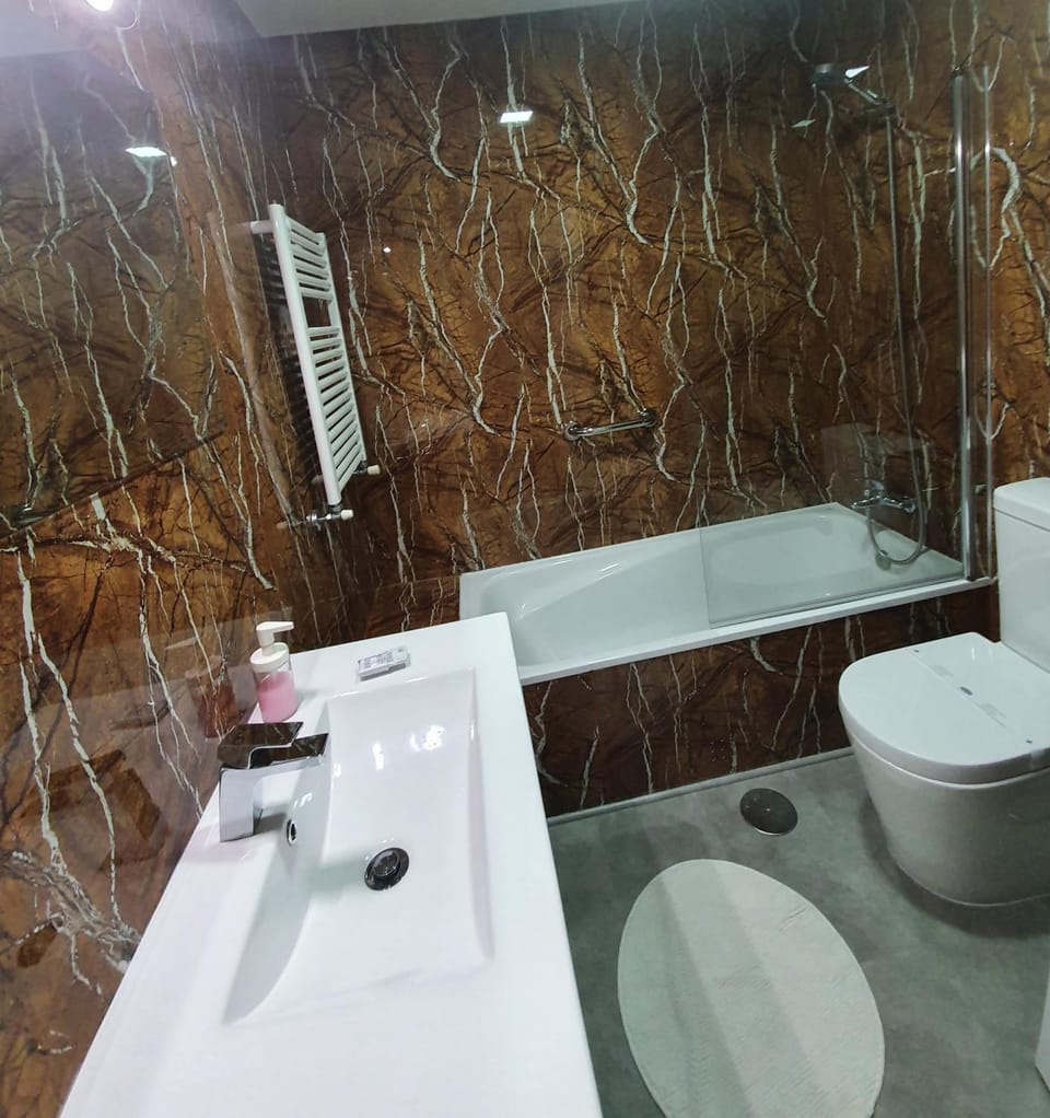 Bathroom, Bath