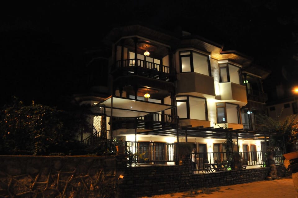Property building, Night