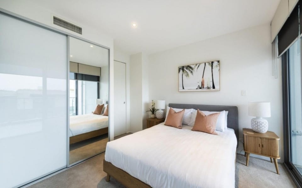 Lakefront 116 Kingston ACT Apartment in Canberra