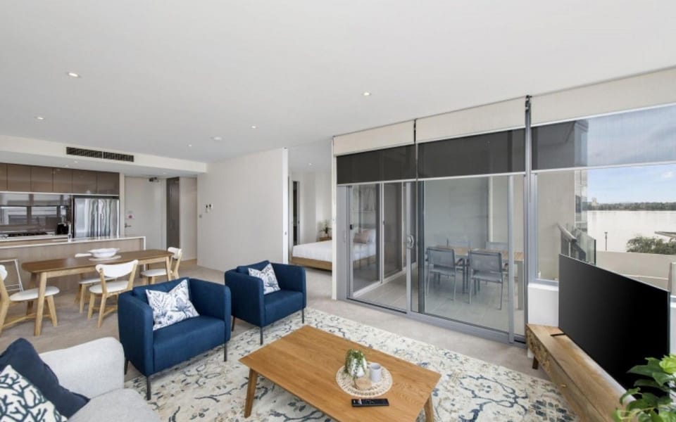 Lakefront 116 Kingston ACT Apartment in Canberra
