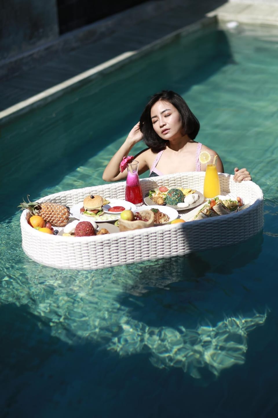 Pool view, Lunch