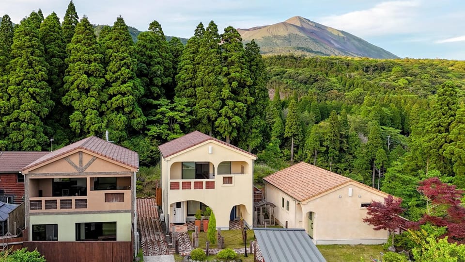 Property building, Nearby landmark, Day, Natural landscape, Mountain view