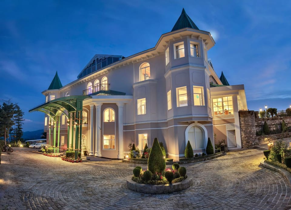 Property building, Facade/entrance