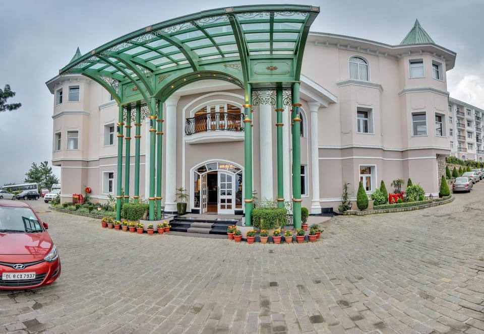 Facade/entrance