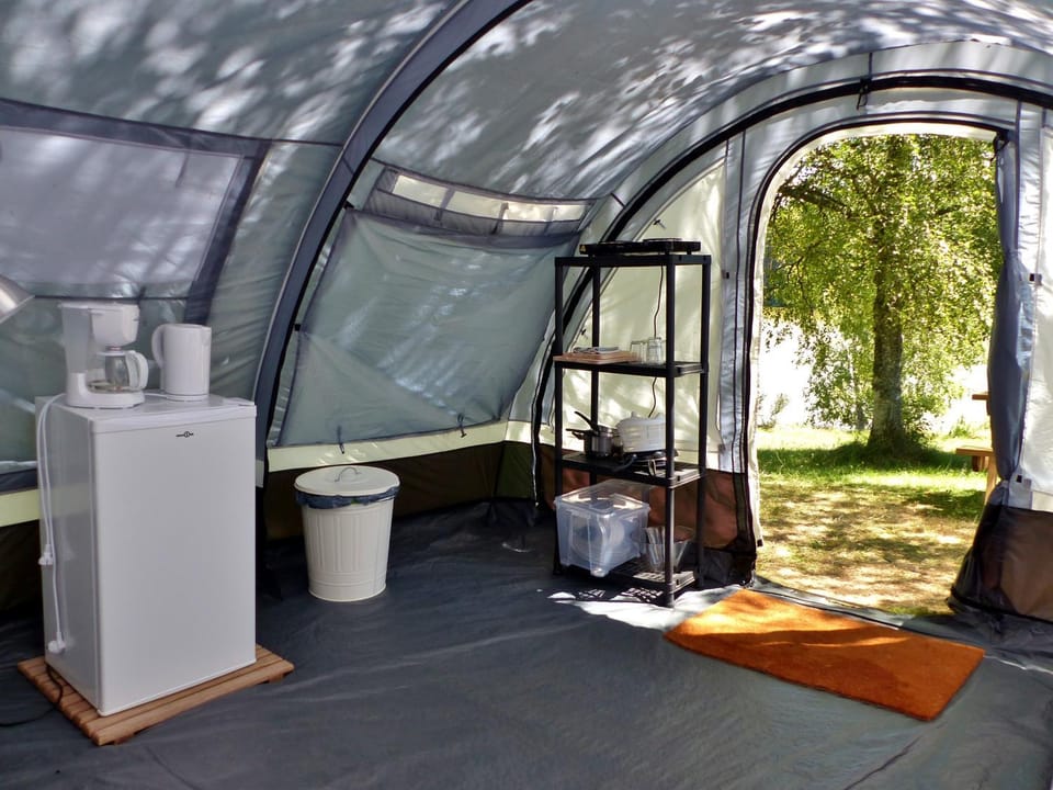 Domaine du Balbuzard Campground/ 
RV Resort in Auvergne-Rhône-Alpes