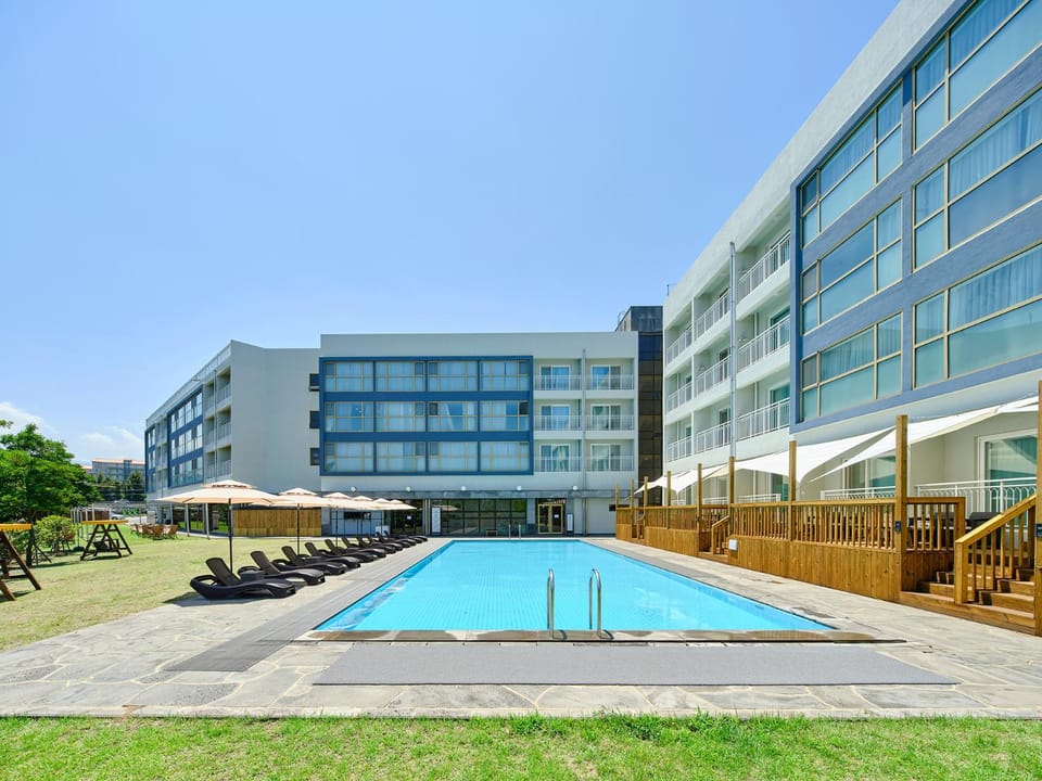 Property building, Swimming pool