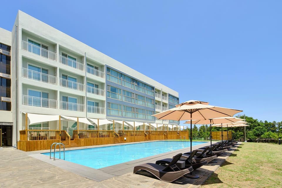 Property building, Swimming pool