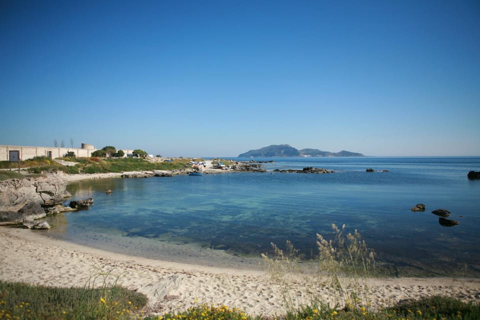 Neighbourhood, Natural landscape, Beach