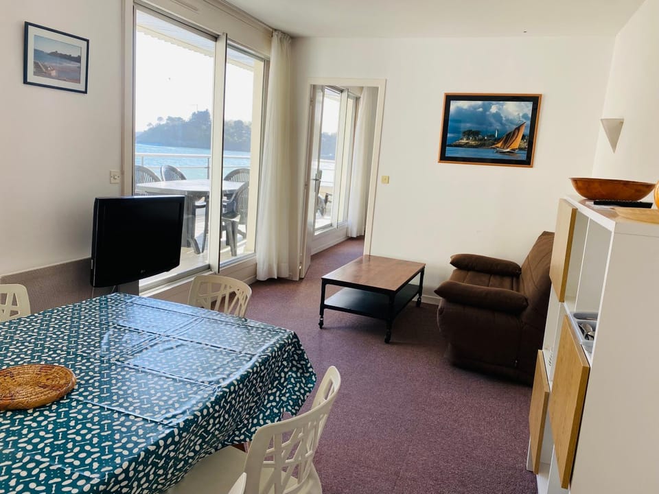 Résidence Le Crystal Dinard Plage Apartment in Dinard