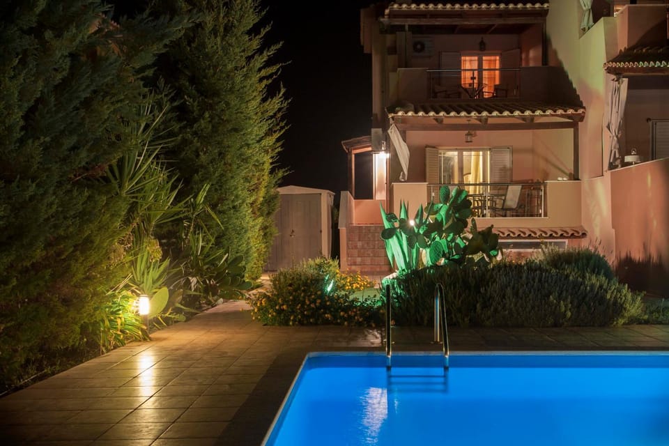 Property building, Pool view