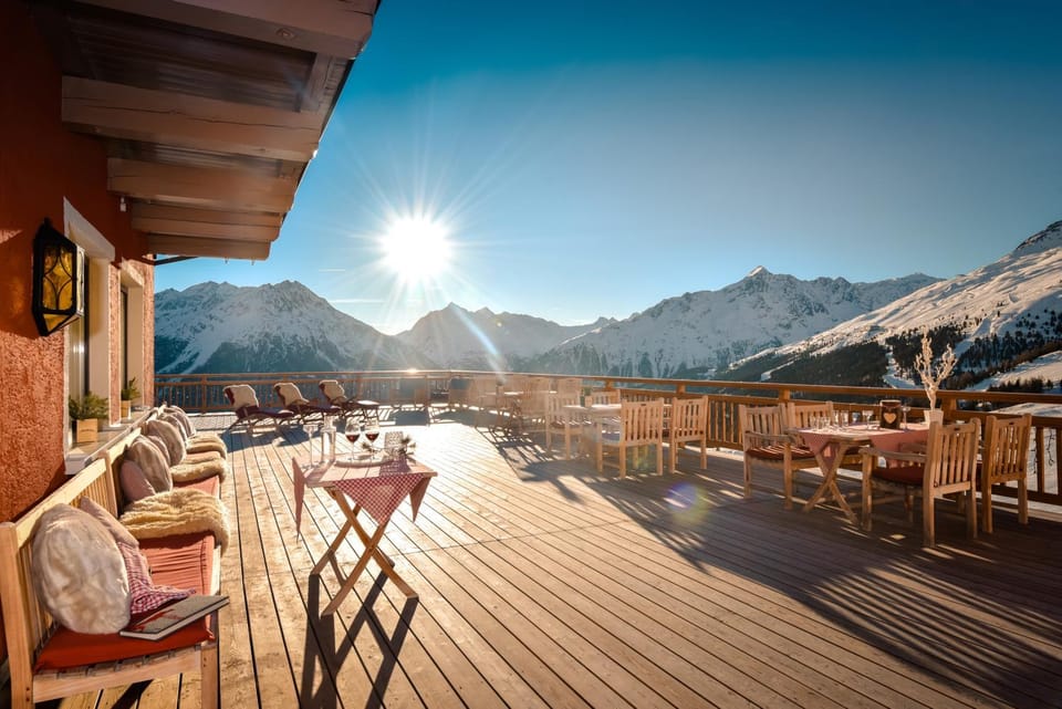 Balcony/Terrace, Mountain view