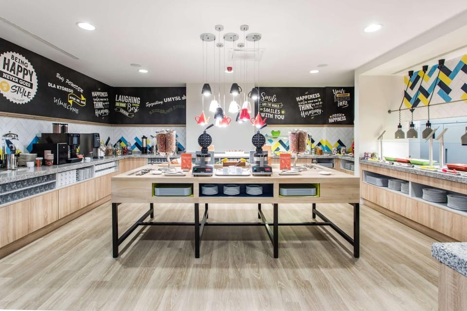 Kitchen or kitchenette, Food and drinks, Food, Breakfast