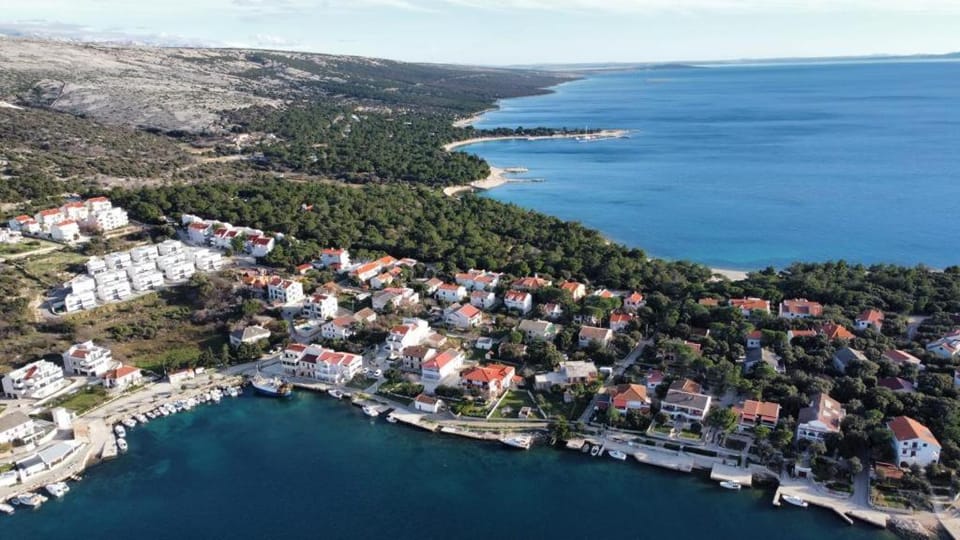 Stara Kuća Apartments Apartment in Novalja