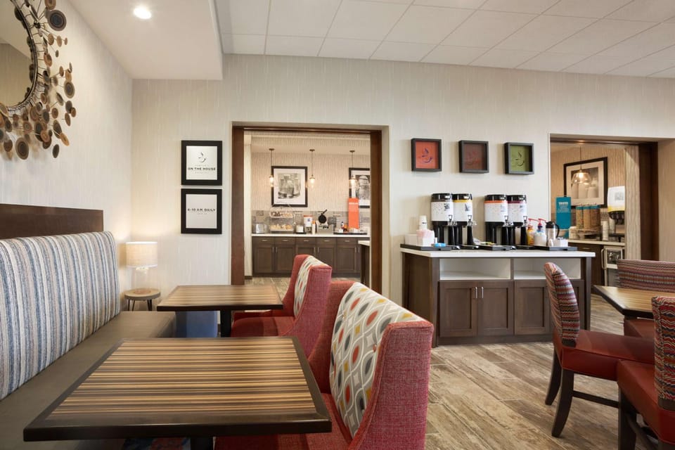Dining area, Breakfast