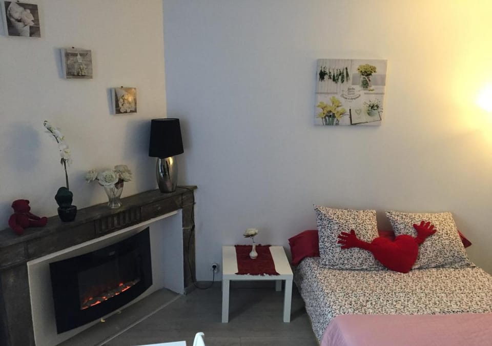 Seating area, Bedroom