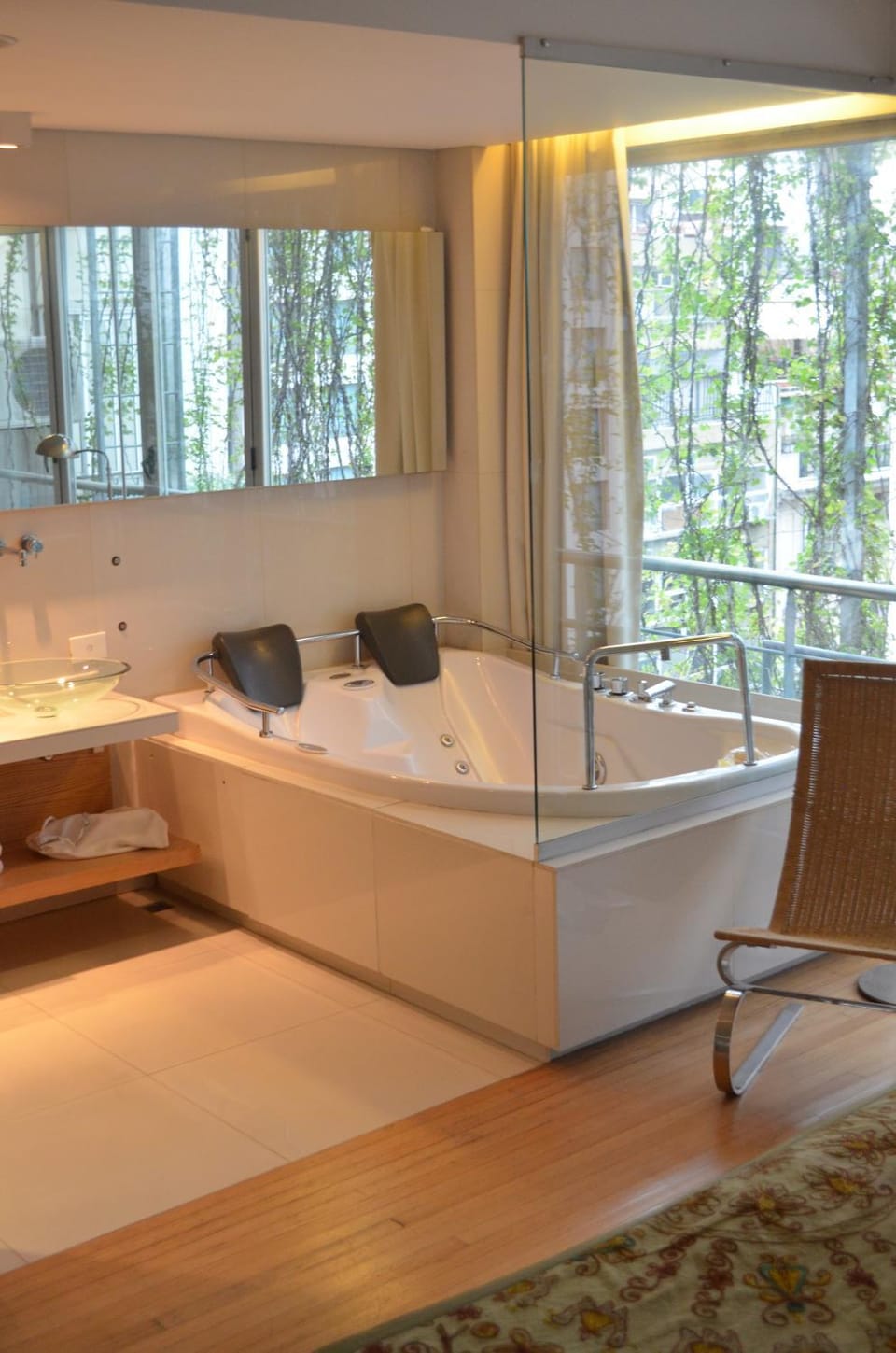 Hot Tub, Bathroom