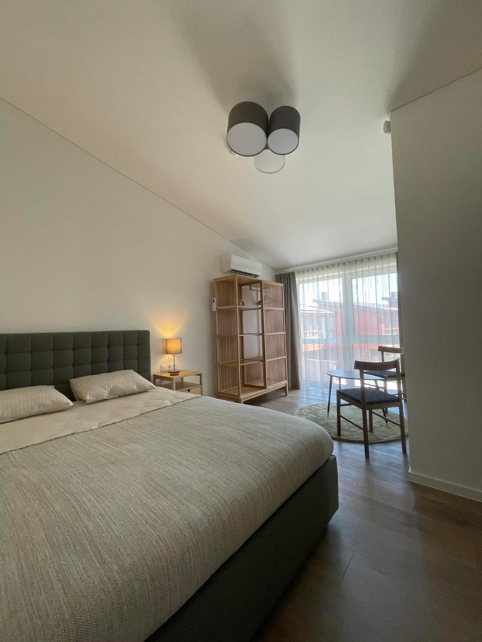 Bed, Bedroom, air conditioner