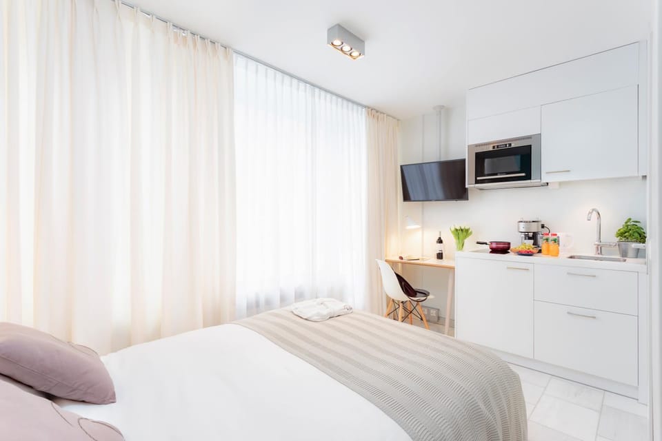 Bed, TV and multimedia, Kitchen or kitchenette, Dining area