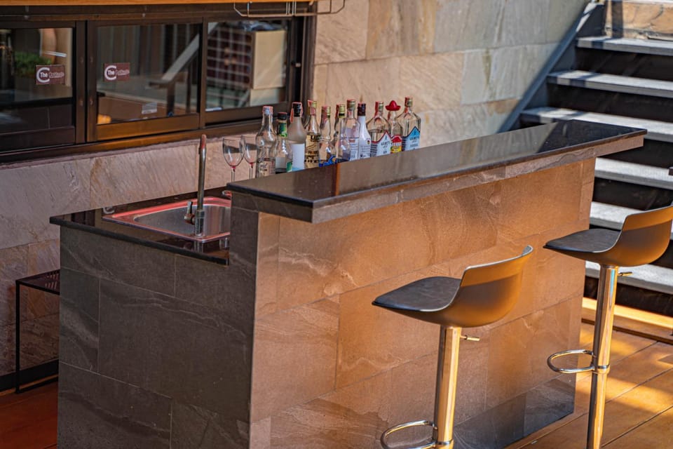 Lounge or bar, Swimming pool