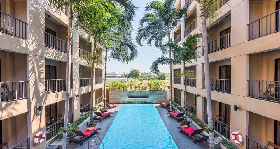 Swimming pool
