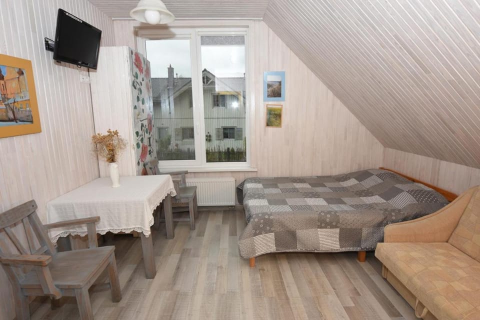 Bed, TV and multimedia, Photo of the whole room