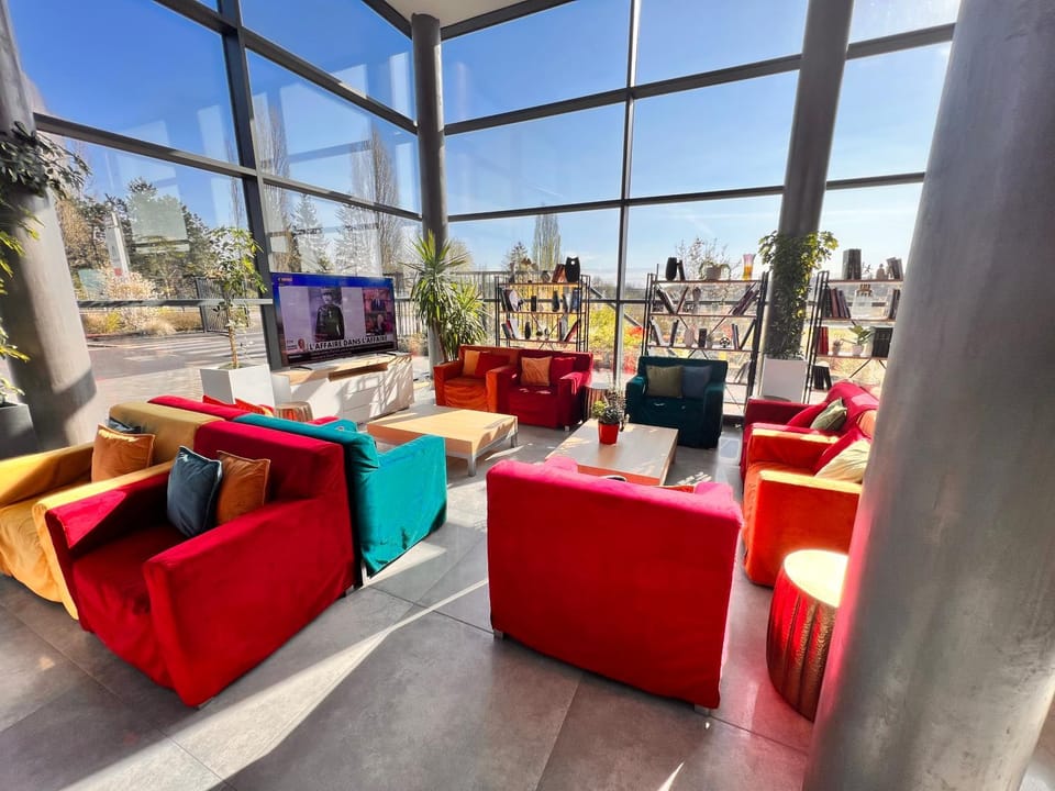 Communal lounge/ TV room