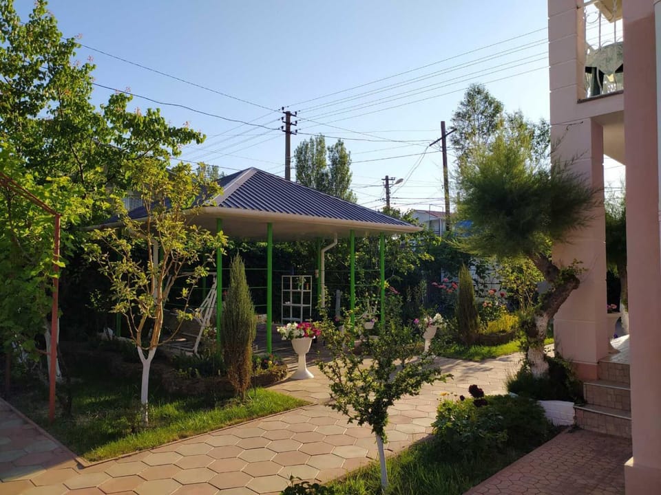 Patio, Facade/entrance