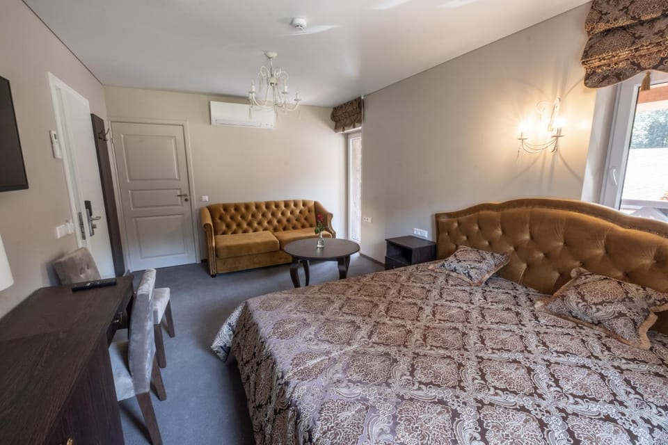 Living room, Photo of the whole room, Bedroom