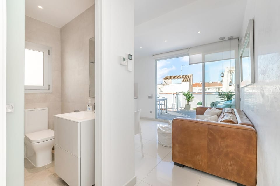 Bathroom, Living room