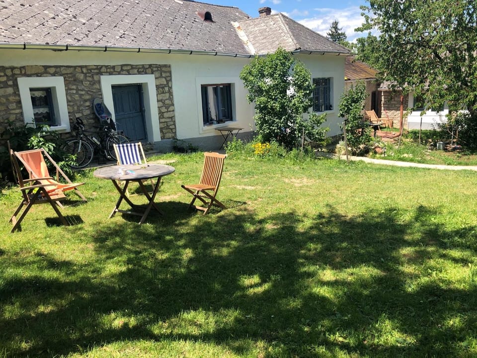 Káli Kerted Vendégházak Monoszló Lidi néni háza House in Hungary