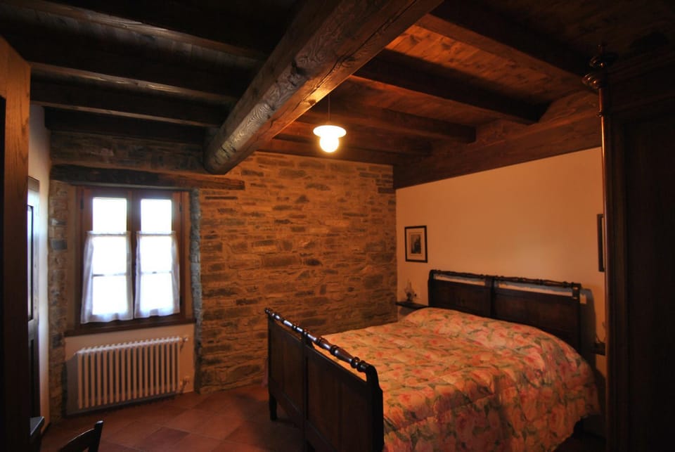 Ospitalita' Rurale Casa Cani Farm Stay in Emilia-Romagna