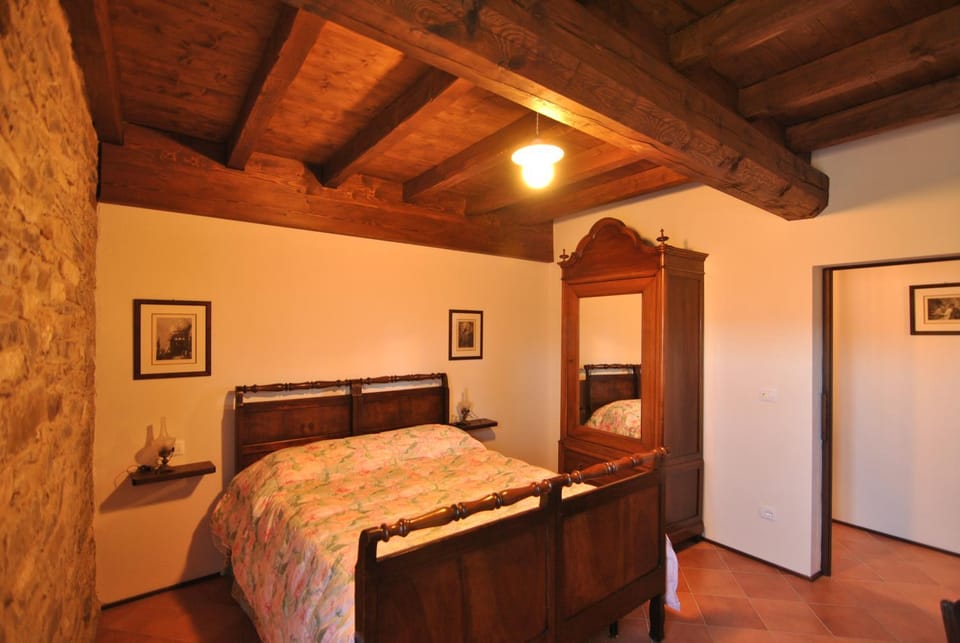 Ospitalita' Rurale Casa Cani Farm Stay in Emilia-Romagna