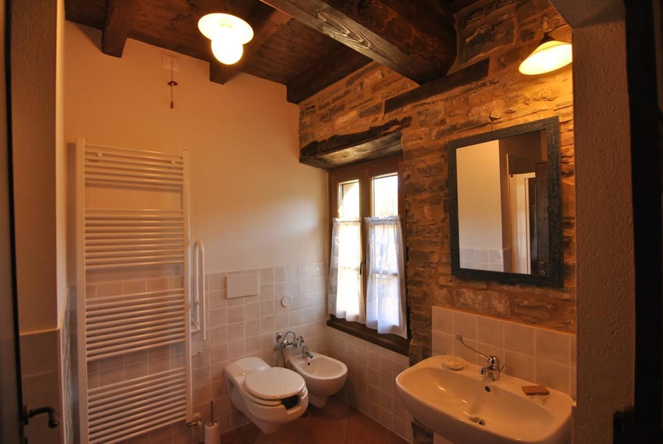 Ospitalita' Rurale Casa Cani Farm Stay in Emilia-Romagna