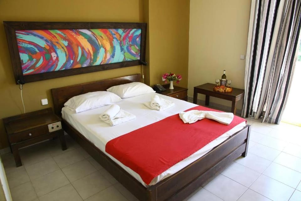 Bed, Bedroom, towels