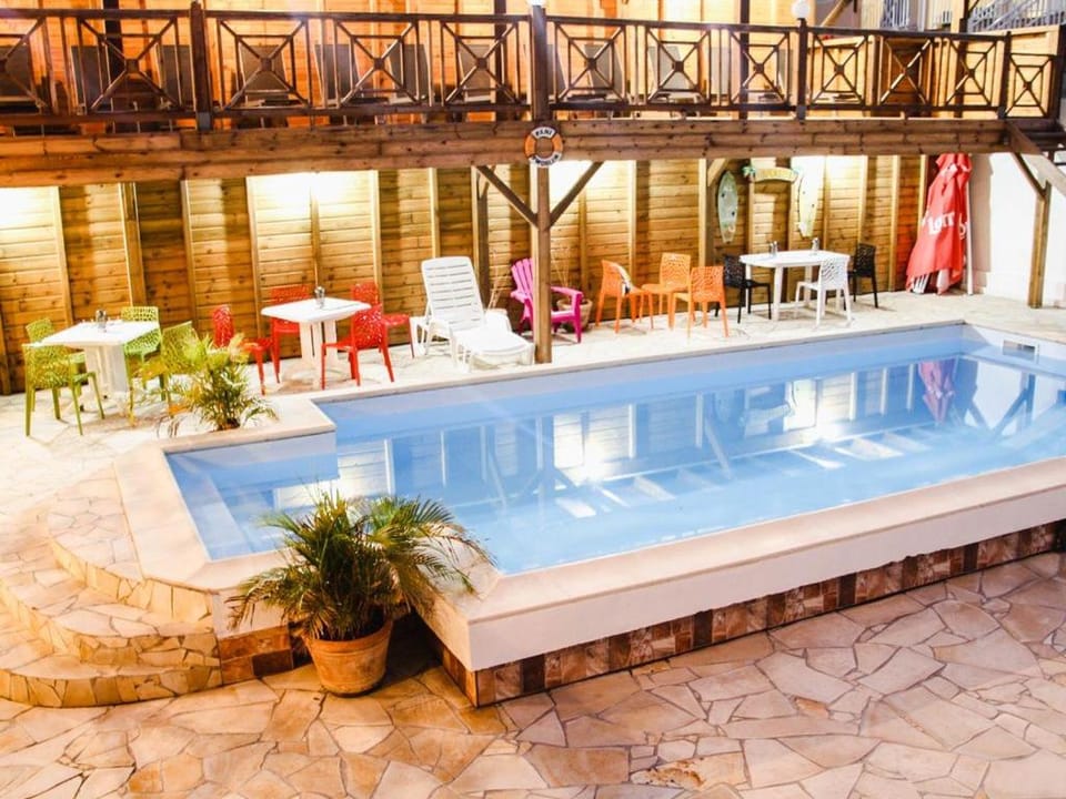 Swimming pool