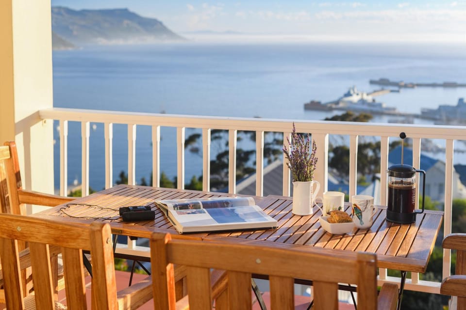 View (from property/room), Balcony/Terrace, Dining area