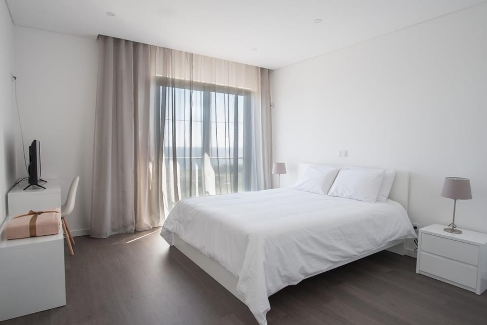 Spring, Bed, Day, Decorative detail, Bedroom, Sea view