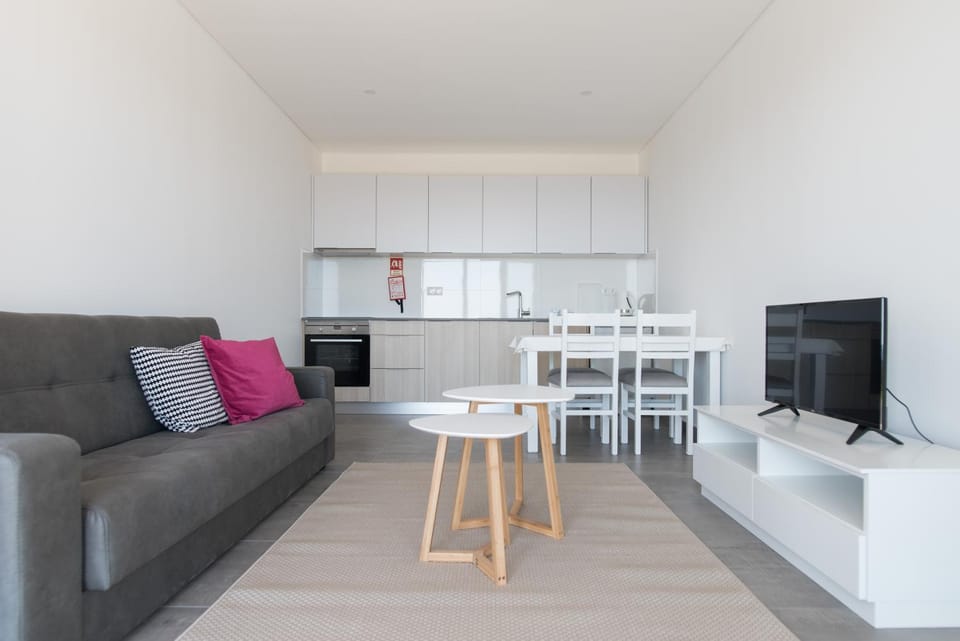 TV and multimedia, Kitchen or kitchenette, Living room