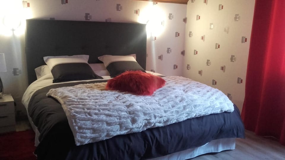 Chambres du Jardin Fleuri Bed and Breakfast in Normandy