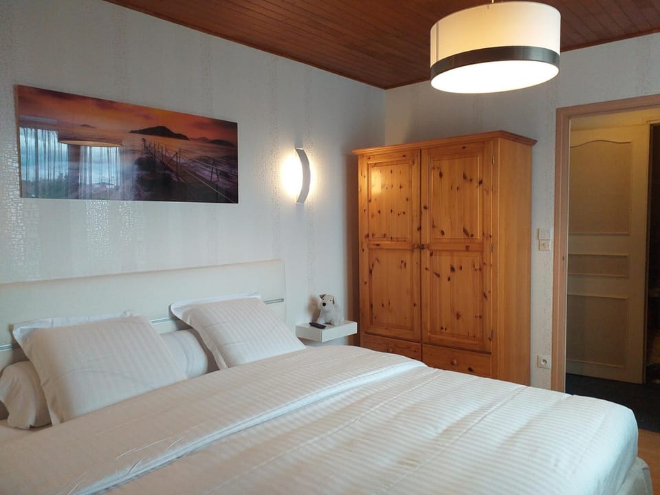 Chambres du Jardin Fleuri Bed and Breakfast in Normandy