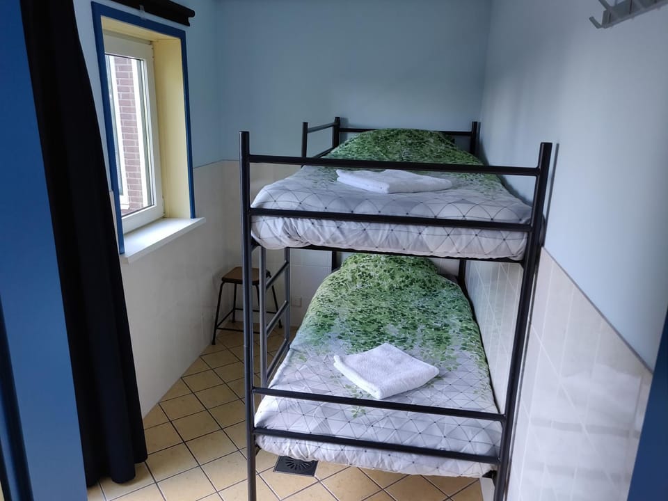 Photo of the whole room, Bedroom, bunk bed