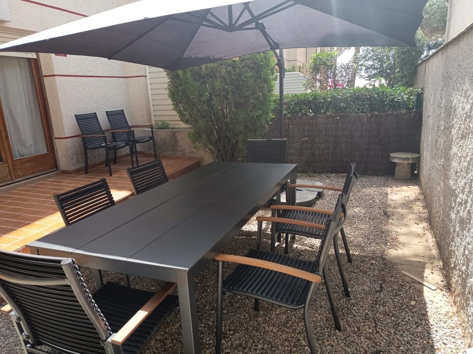 Garden, Dining area